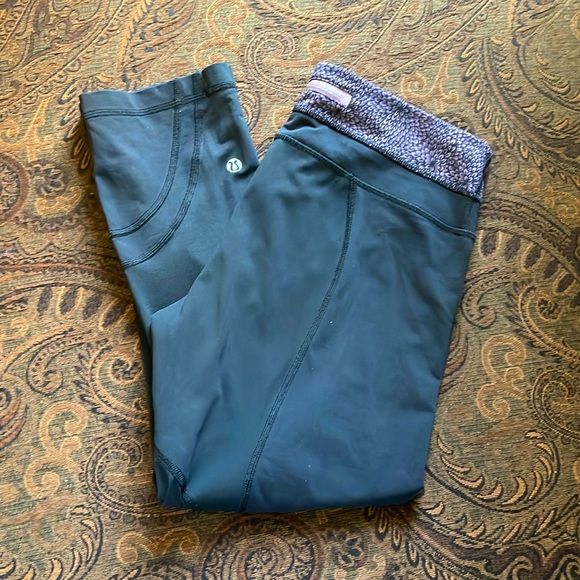 Lululemon capri leggings size 8 - Picture 4 of 4